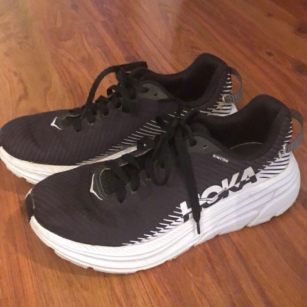 Hoka One Black and white Rincon ￼sneakers 9 men's